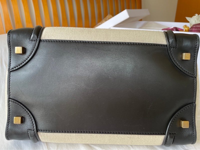 Celine Luggage囧臉包-4