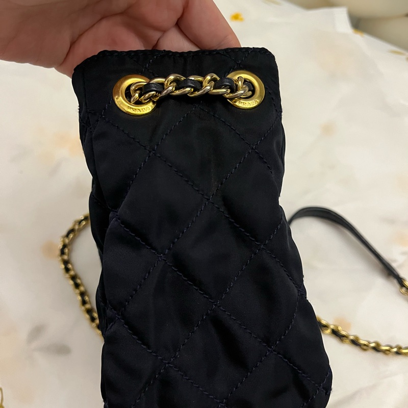 Prada迷你水桶小包-3