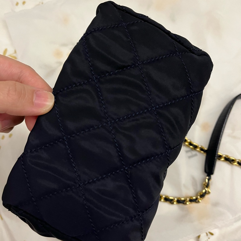 Prada迷你水桶小包-4