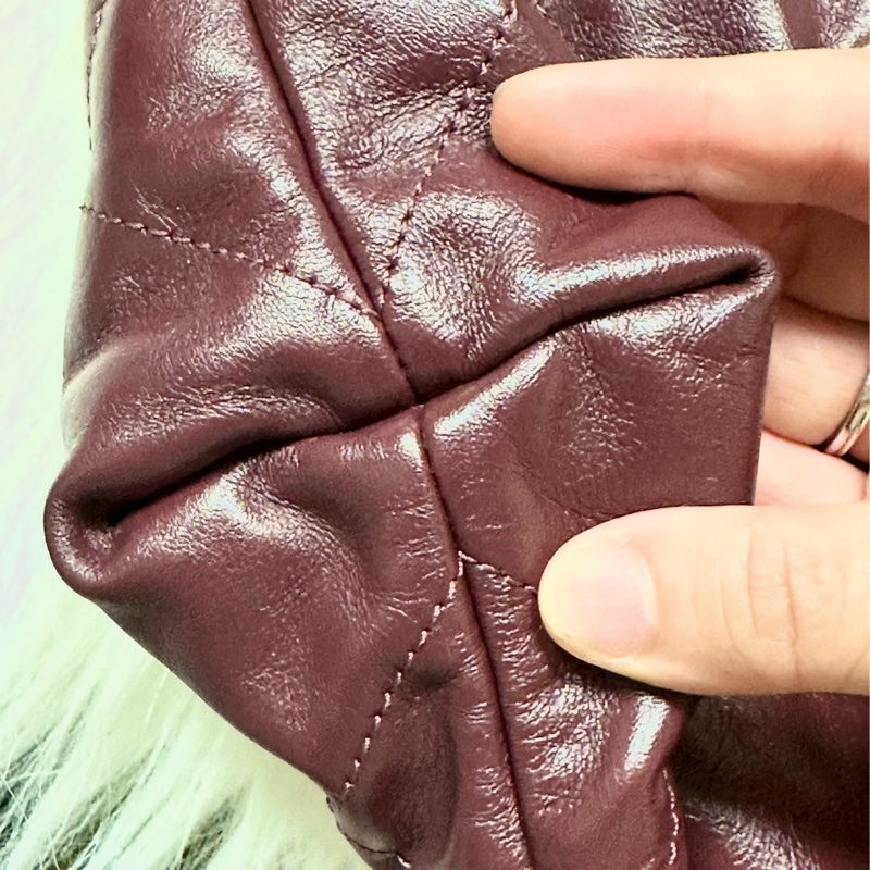 CHANEL 🇫🇷 22 small bag （酒紅）-3