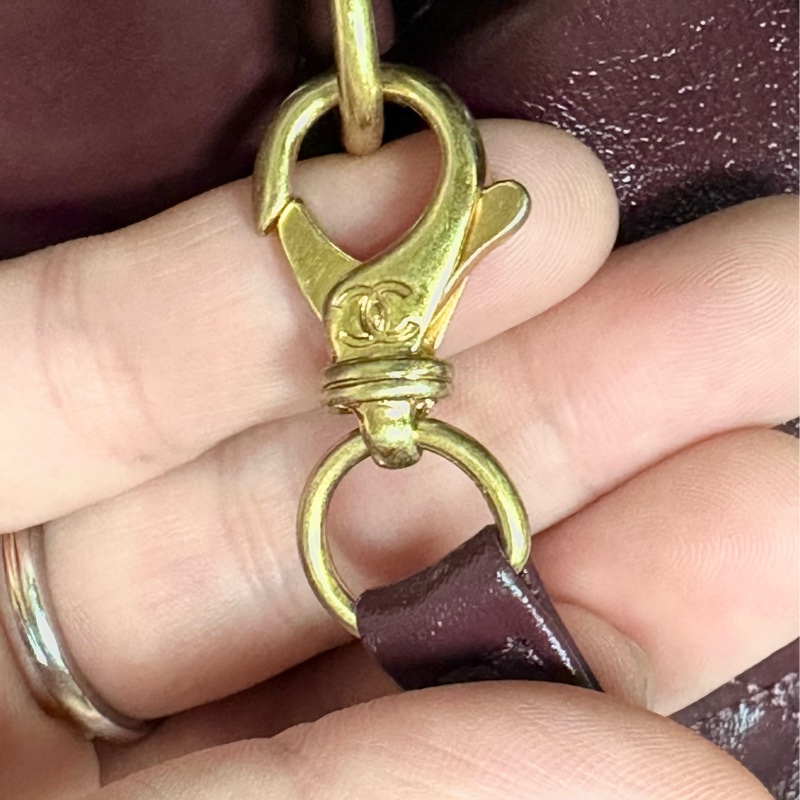 CHANEL 🇫🇷 22 small bag （酒紅）-12