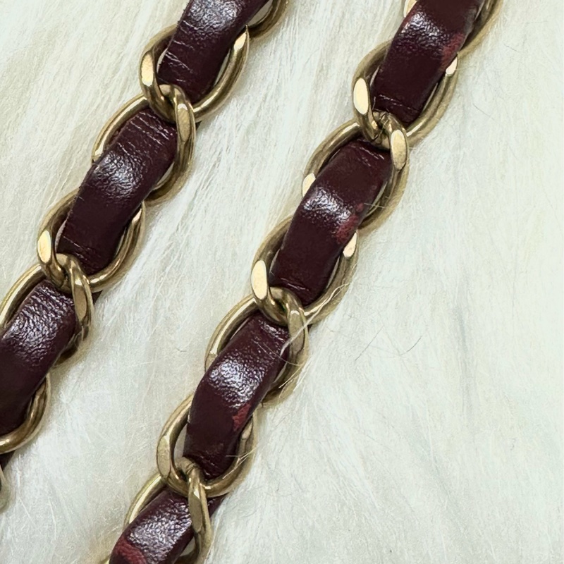 CHANEL 🇫🇷 22 small bag （酒紅）-19