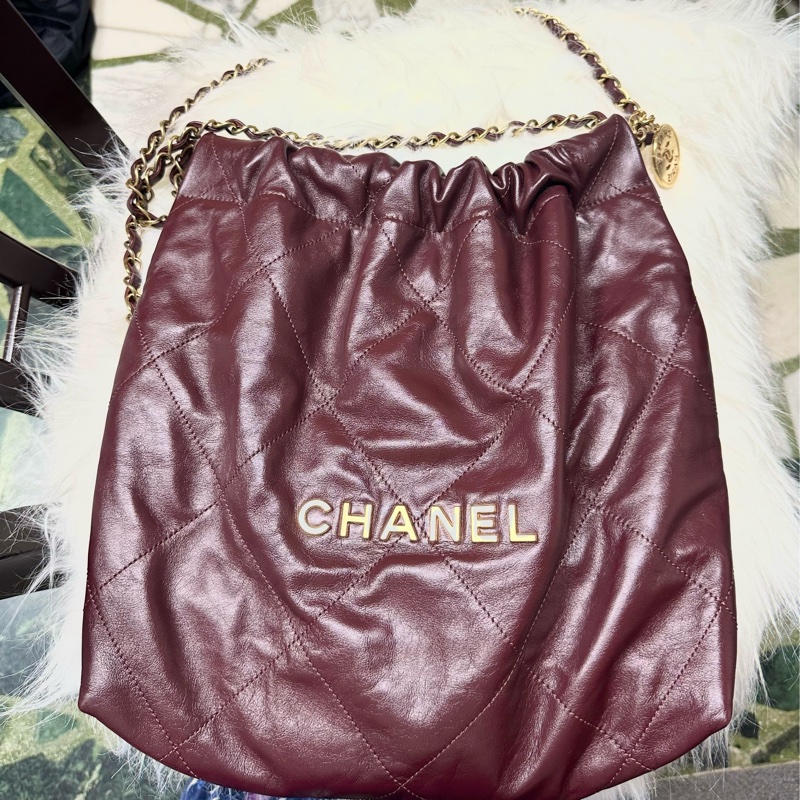 CHANEL 🇫🇷 22 small bag (酒紅)-0