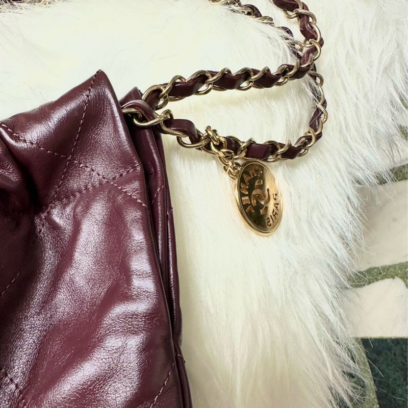 CHANEL 🇫🇷 22 small bag (酒紅)-1