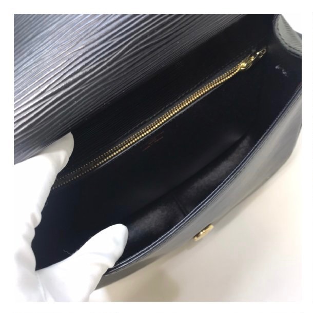 Louis Vuitton LV水波紋馬蹄斜背包/牛鼻包 M52192-9