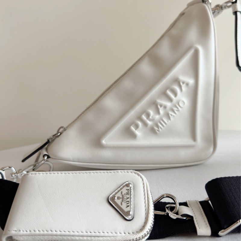 便宜賣PRADA 牛皮三角包 手拿包 可手拿附肩背帶可肩背-0