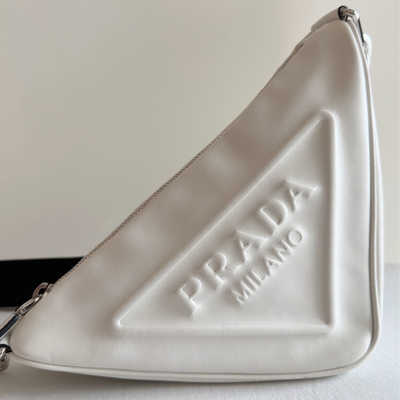 便宜賣PRADA 牛皮三角包 手拿包 可手拿附肩背帶可肩背-1