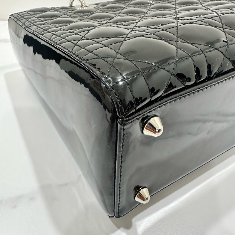 Lady Dior 7格黑銀漆皮戴妃包-15