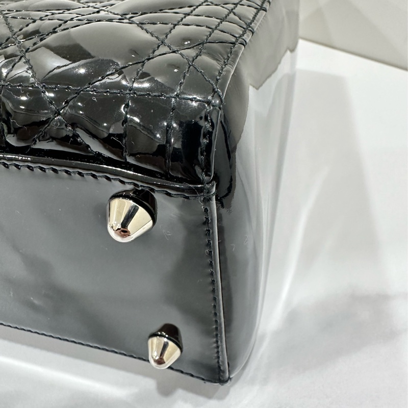 Lady Dior 7格黑銀漆皮戴妃包-16