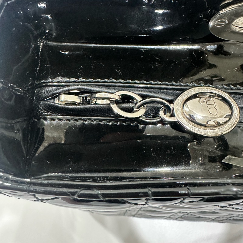 Lady Dior 7格黑銀漆皮戴妃包-18