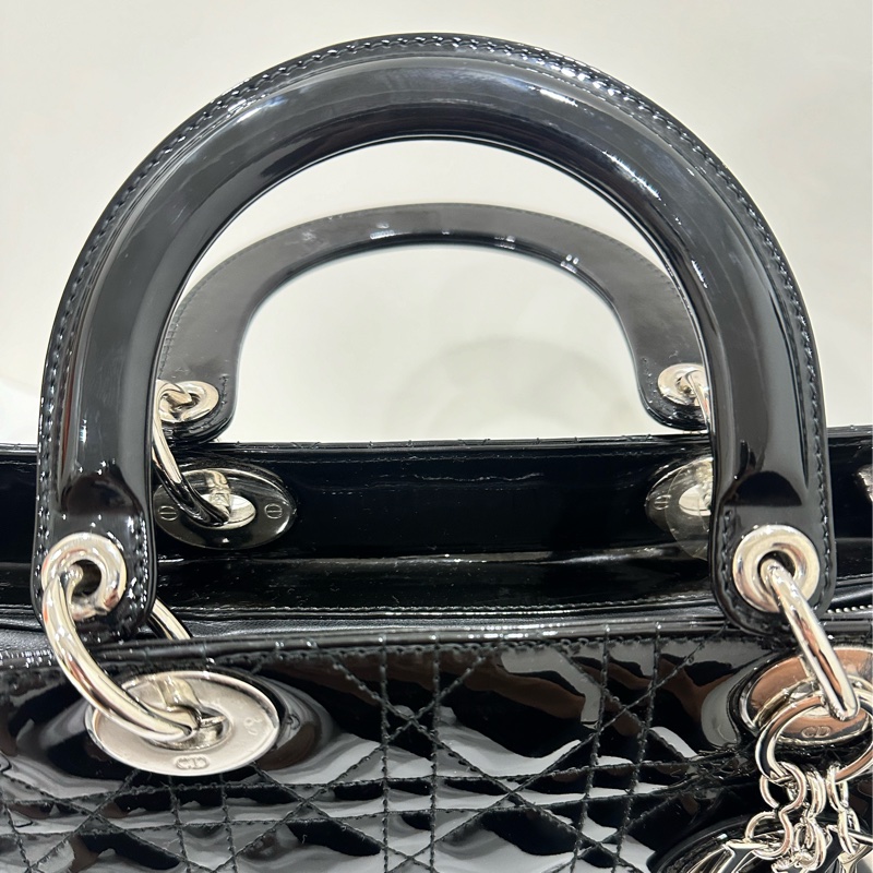 Lady Dior 7格黑銀漆皮戴妃包-19