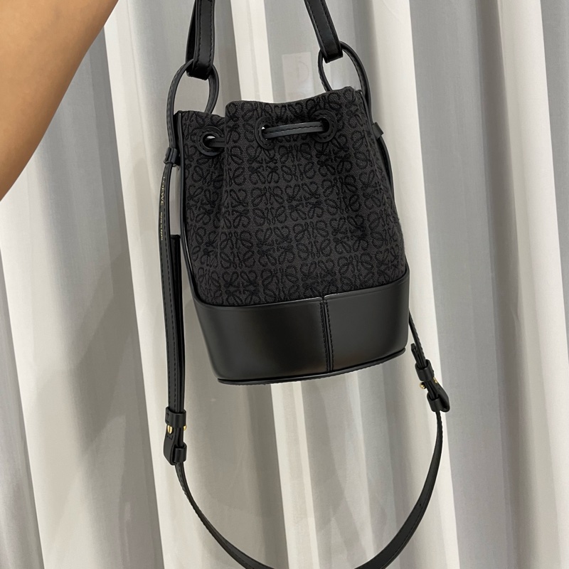 LOEWE 氣球包 mini ballon 水桶包 可斜側背手提-1