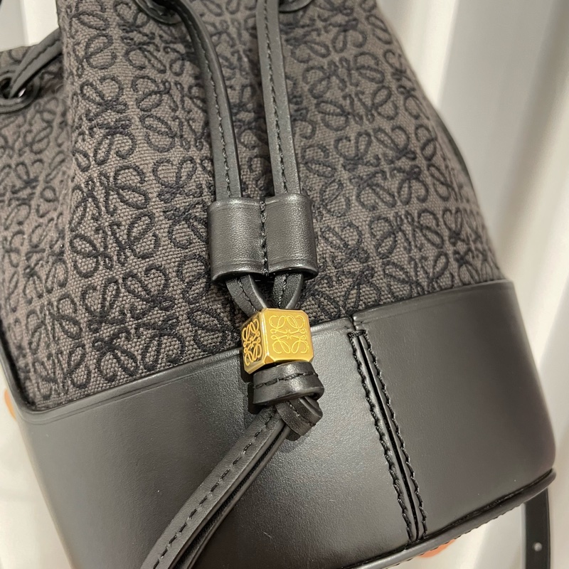 LOEWE 氣球包 mini ballon 水桶包 可斜側背手提-2