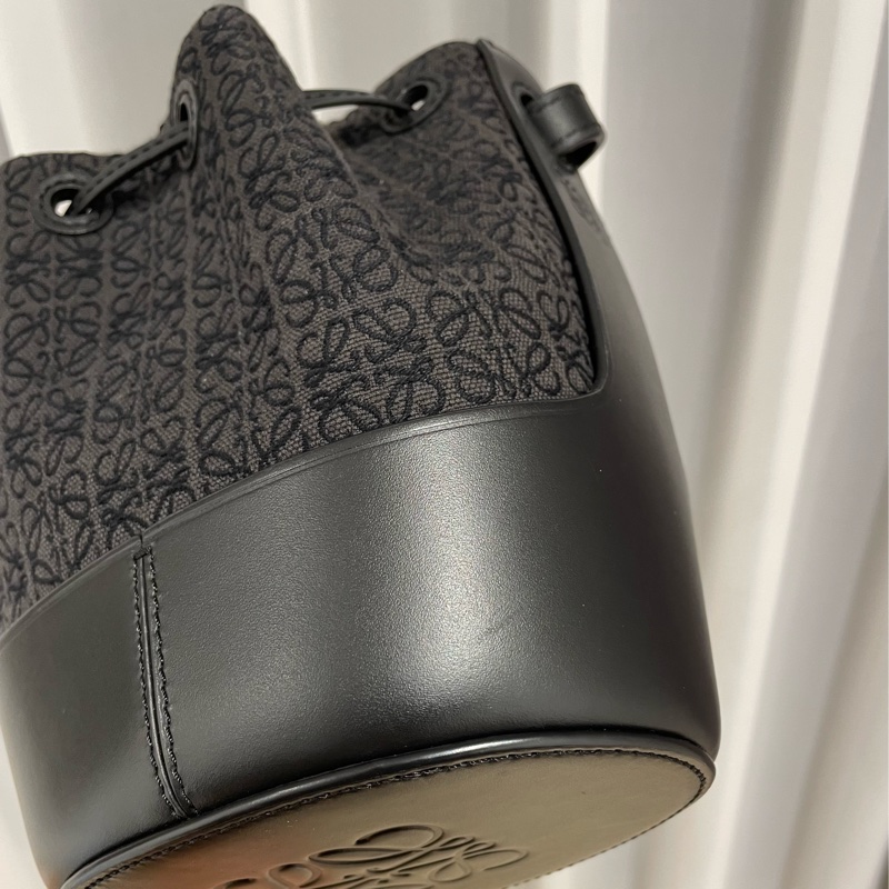 LOEWE 氣球包 mini ballon 水桶包 可斜側背手提-11