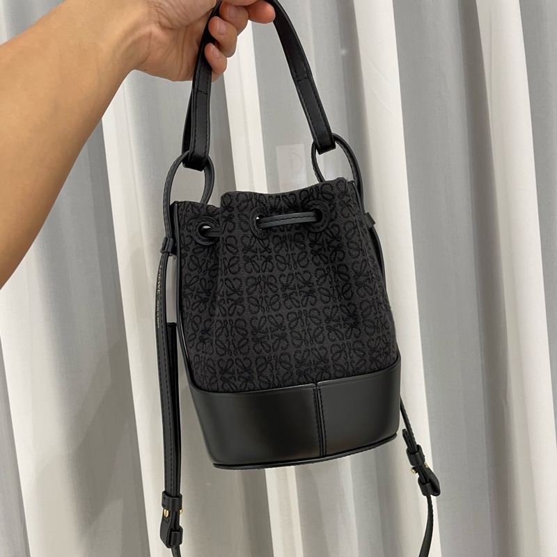 LOEWE 氣球包 mini ballon 水桶包 可斜側背手提-14