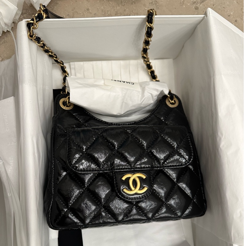 Chanel 香奈兒全新黑色油臘皮金釦Hobo小號-3