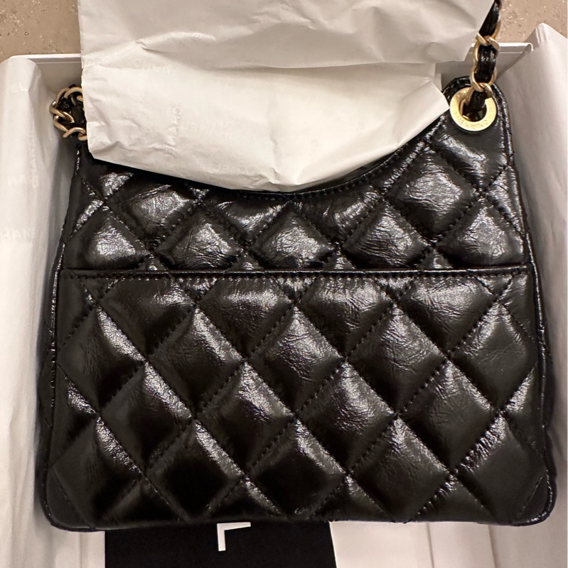 Chanel 香奈兒全新黑色油臘皮金釦Hobo小號-5