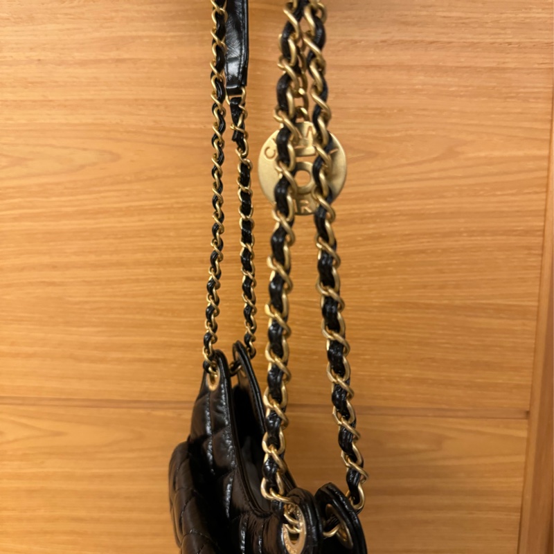 Chanel 香奈兒全新黑色油臘皮金釦Hobo小號-13