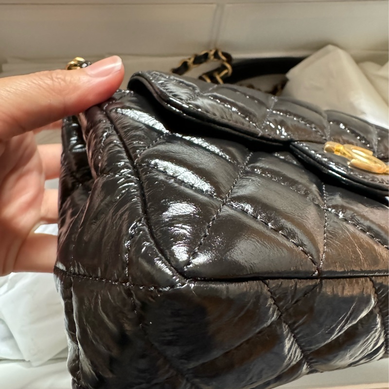 Chanel 香奈兒全新黑色油臘皮金釦Hobo小號-10
