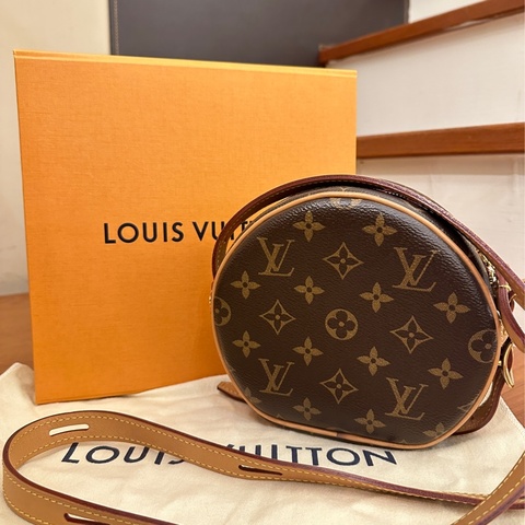 LV M45149 花紋圓餅包