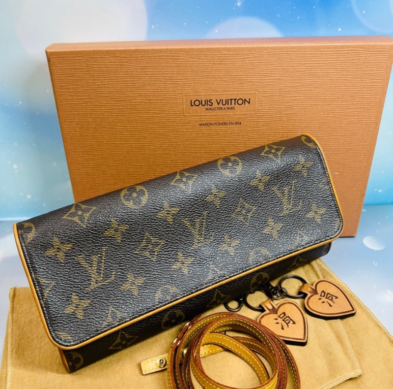 Louis Vuitton 信封包(九成新)-4