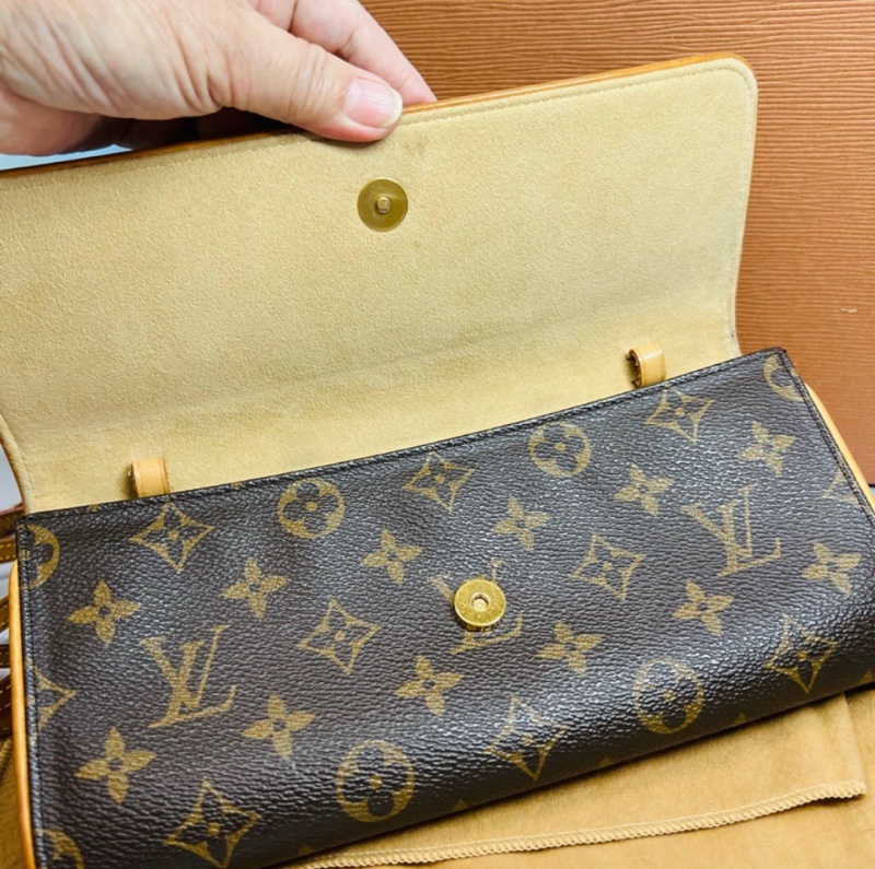 Louis Vuitton 信封包(九成新)-9