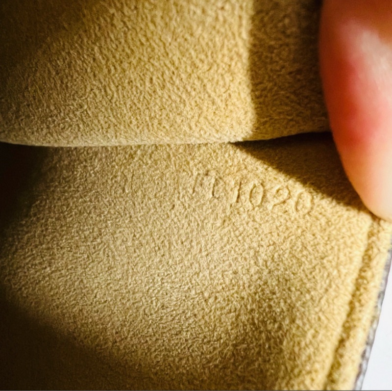 Louis Vuitton 信封包(九成新)-14