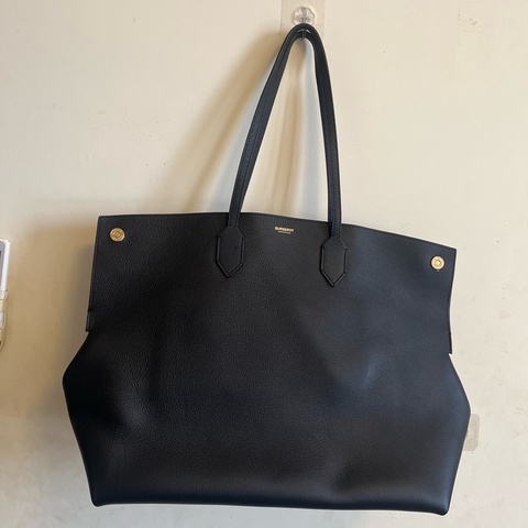 Burberry 全新牛皮離櫃兩用肩背包