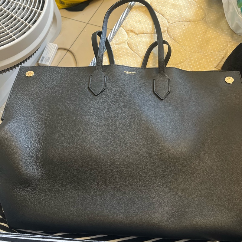 Burberry 全新牛皮離櫃兩用肩背包-4