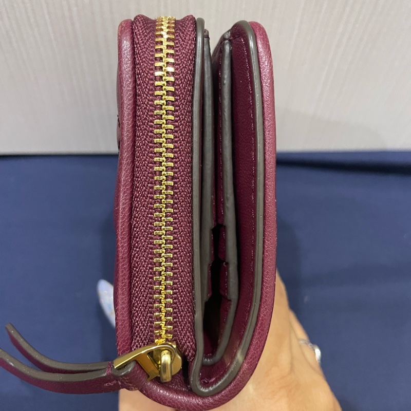 Tory Burch 酒紅色短夾-5