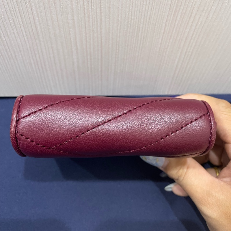 Tory Burch 酒紅色短夾-12