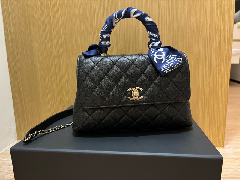 Chanel coco handle 24 荔枝牛皮黑色 （晶片）含絲巾價-0