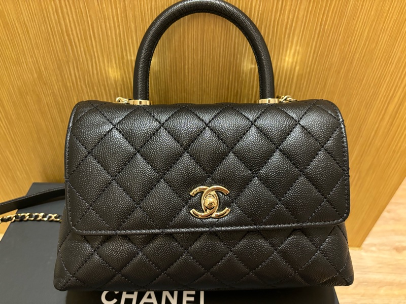 Chanel coco handle 24 荔枝牛皮黑色 （晶片）含絲巾價-1
