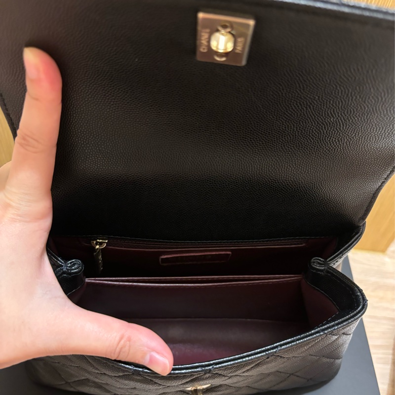 Chanel coco handle 24 荔枝牛皮黑色 （晶片）含絲巾價-9