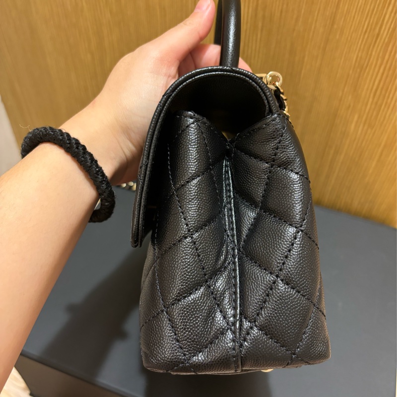 Chanel coco handle 24 荔枝牛皮黑色 （晶片）含絲巾價-11