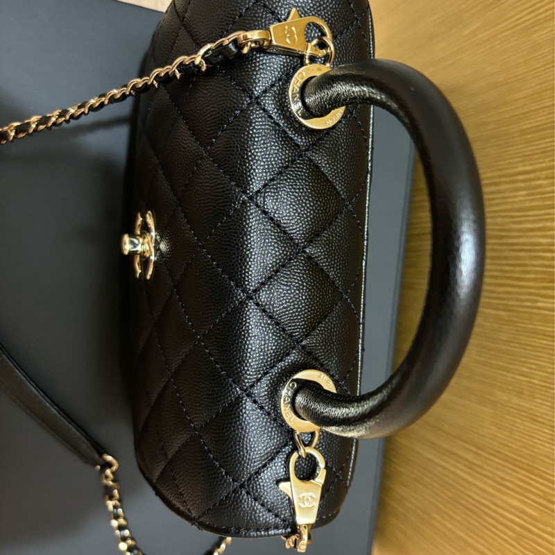Chanel coco handle 24 荔枝牛皮黑色 （晶片）含絲巾價-13