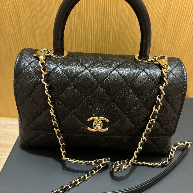 Chanel coco handle 24 荔枝牛皮黑色 （晶片）含絲巾價-14