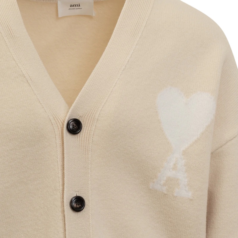 全新法國AMI Paris米色白色大愛心V領針織開襟衫-6