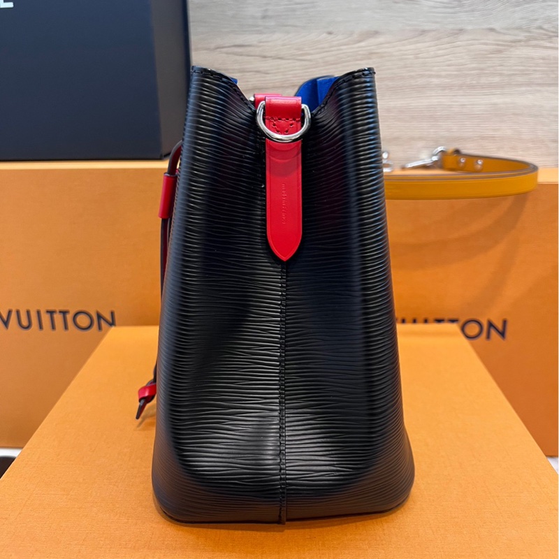 LV NeoNoe BB M52853 芯片款 水波紋 水桶包-10