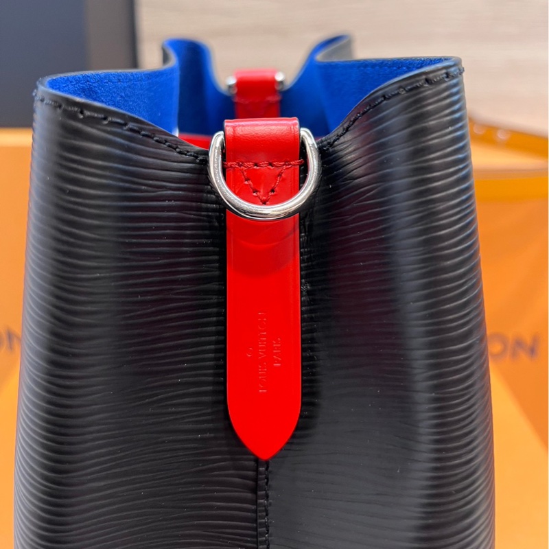 LV NeoNoe BB M52853 芯片款 水波紋 水桶包-11