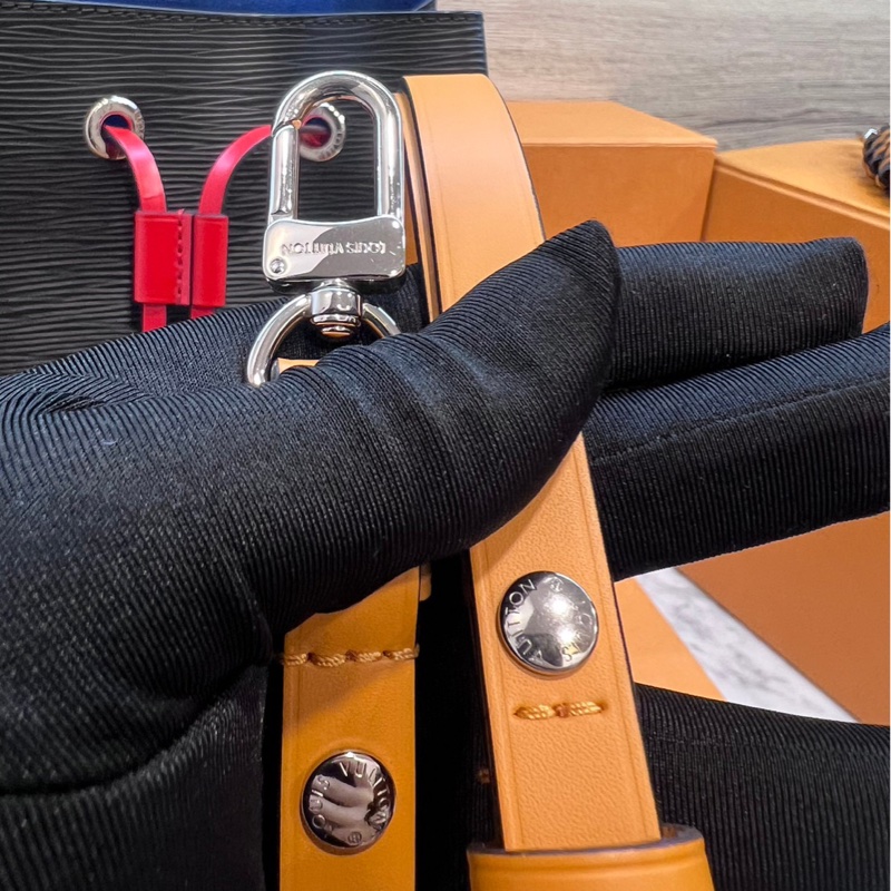 LV NeoNoe BB M52853 芯片款 水波紋 水桶包-32