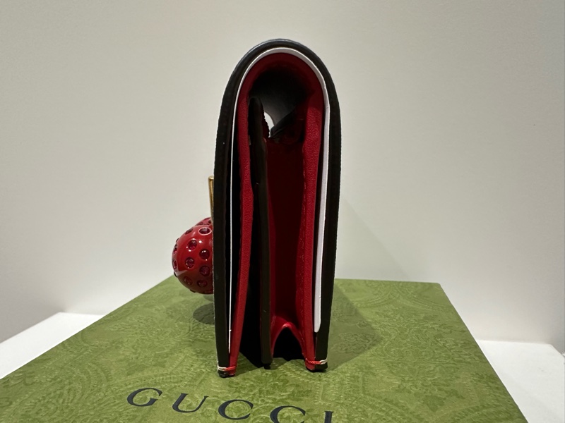 GUCCI GG SUPREME CARD CASE WALLET WITH CHERRIES-1
