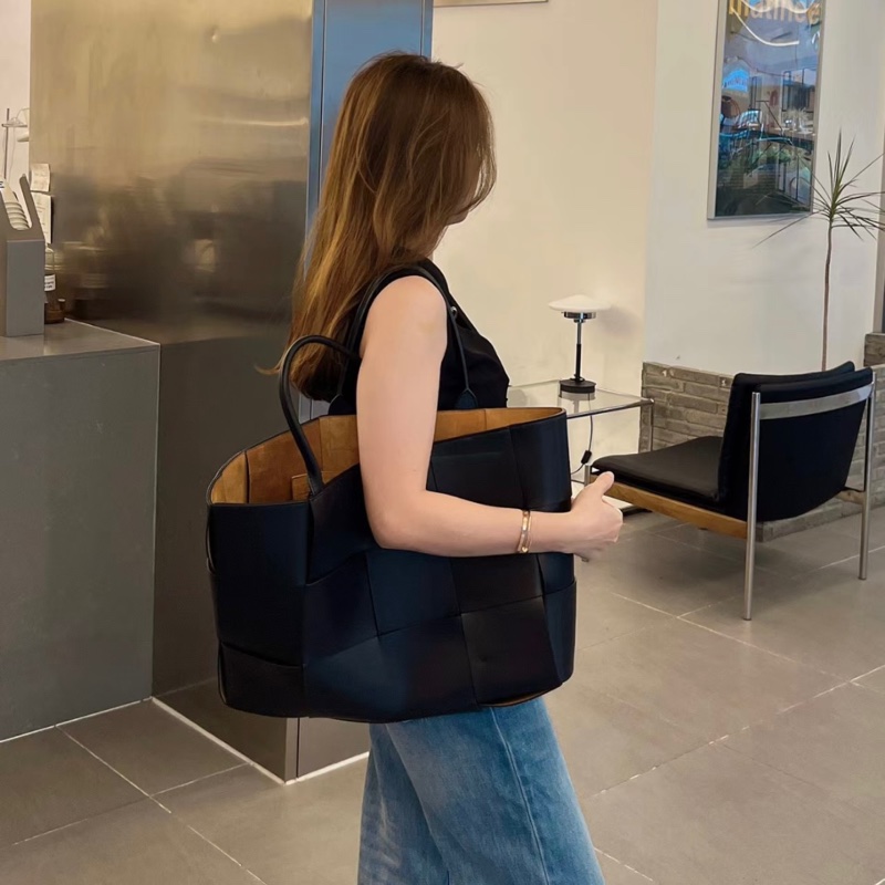 Bottega Venetia Large Arco Tote 編織托特包-8