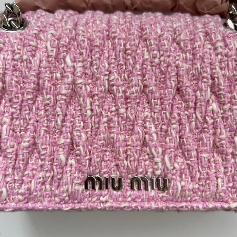 Miu Miu 粉色毛呢翻蓋珍珠鏈條包-6