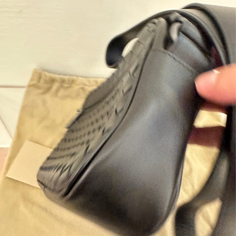 BV 黑編織方形小斜背包-3