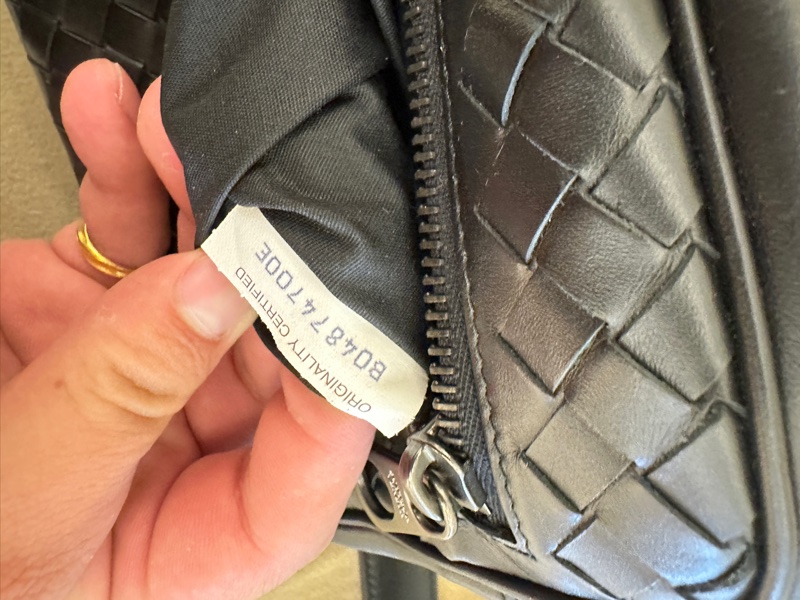 BV 黑編織方形小斜背包-10