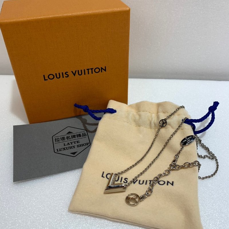 LV V字項鍊 銀色 M63197 93成新-1
