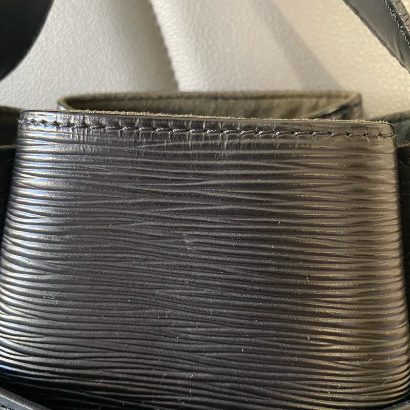 LV水波紋EPI八角水桶包 M80157小款-17