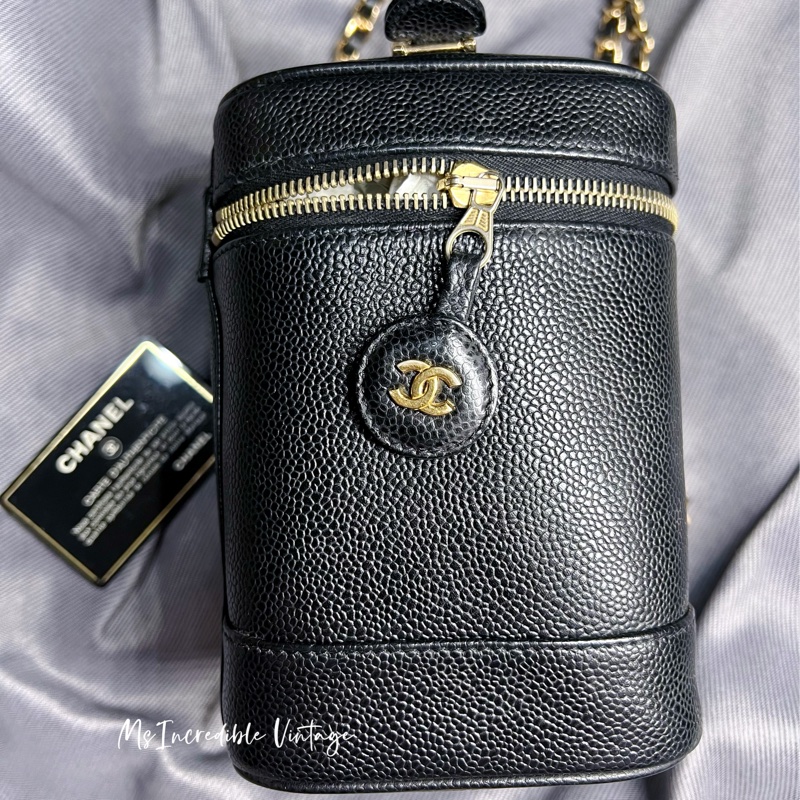 Chanel黑金荔枝皮化妝袋-6