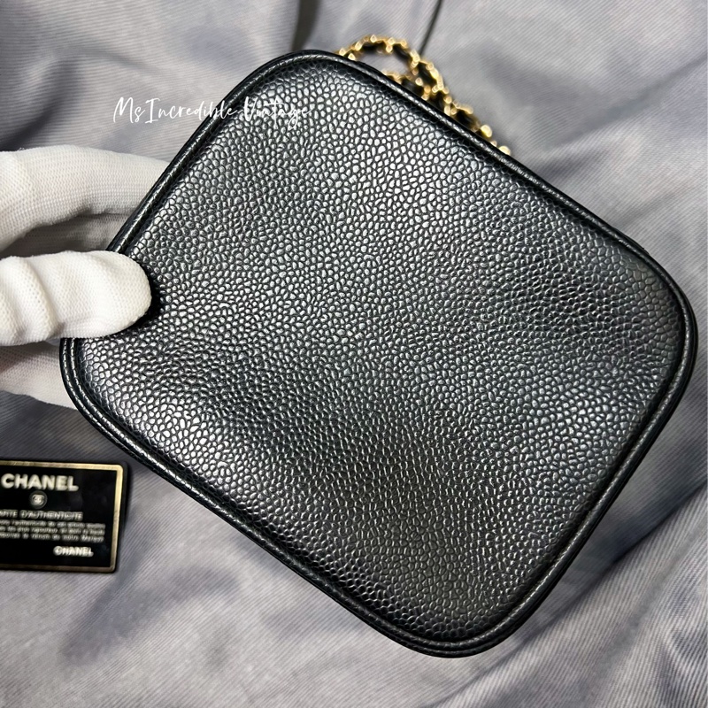 Chanel黑金荔枝皮化妝袋-10